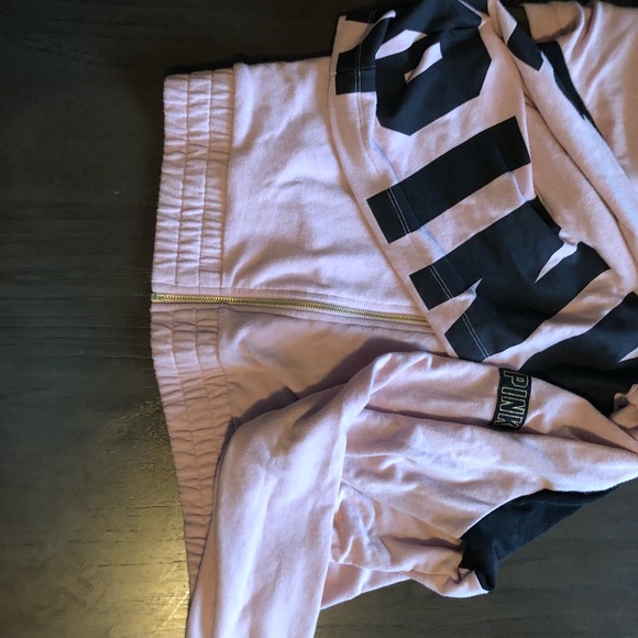 Vs barely worn sweater. - Picture 1 of 3